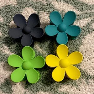 Flower claw clips